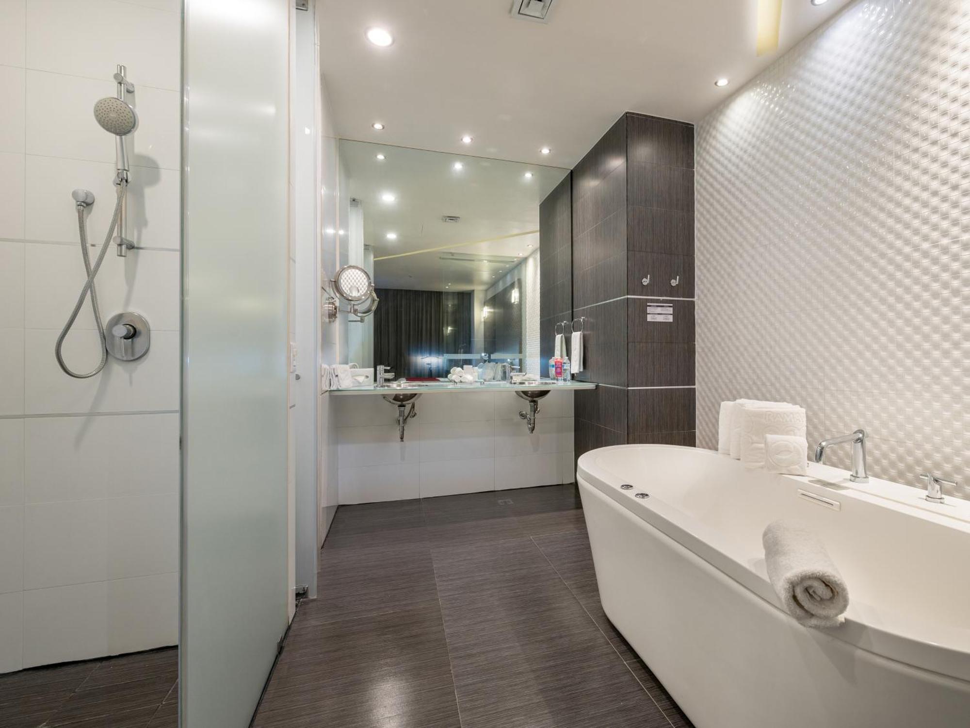 Ramada Encore By Wyndham Aguascalientes Exteriör bild